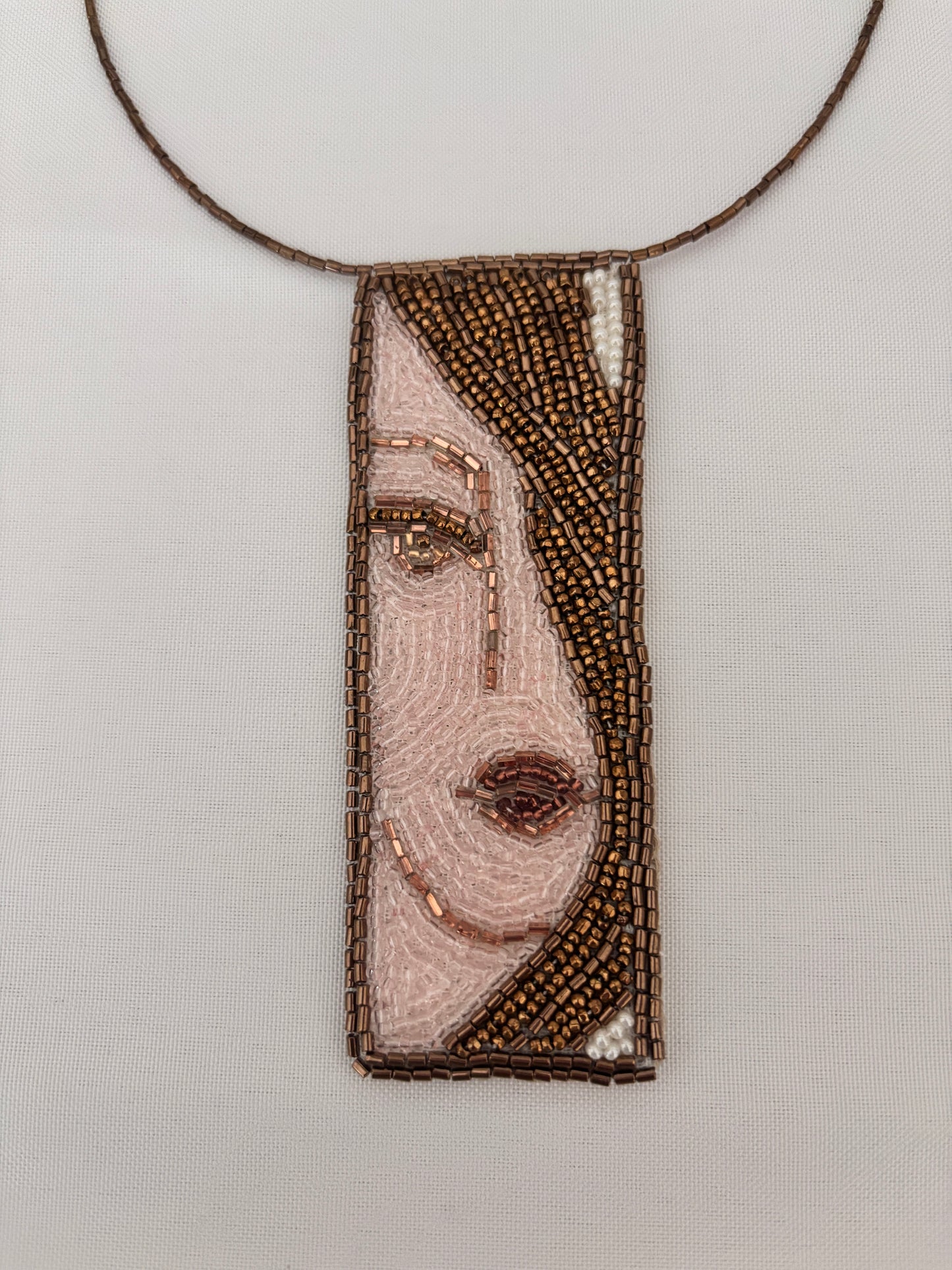 MUSE PORTRAIT NECKLACE
