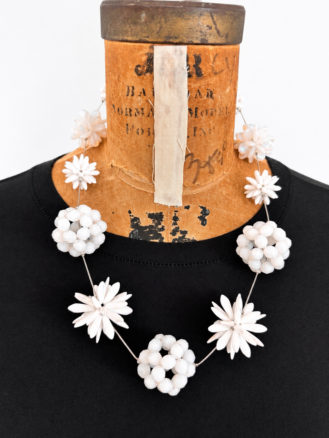 BLOOM CRYSTAL NECKLACE