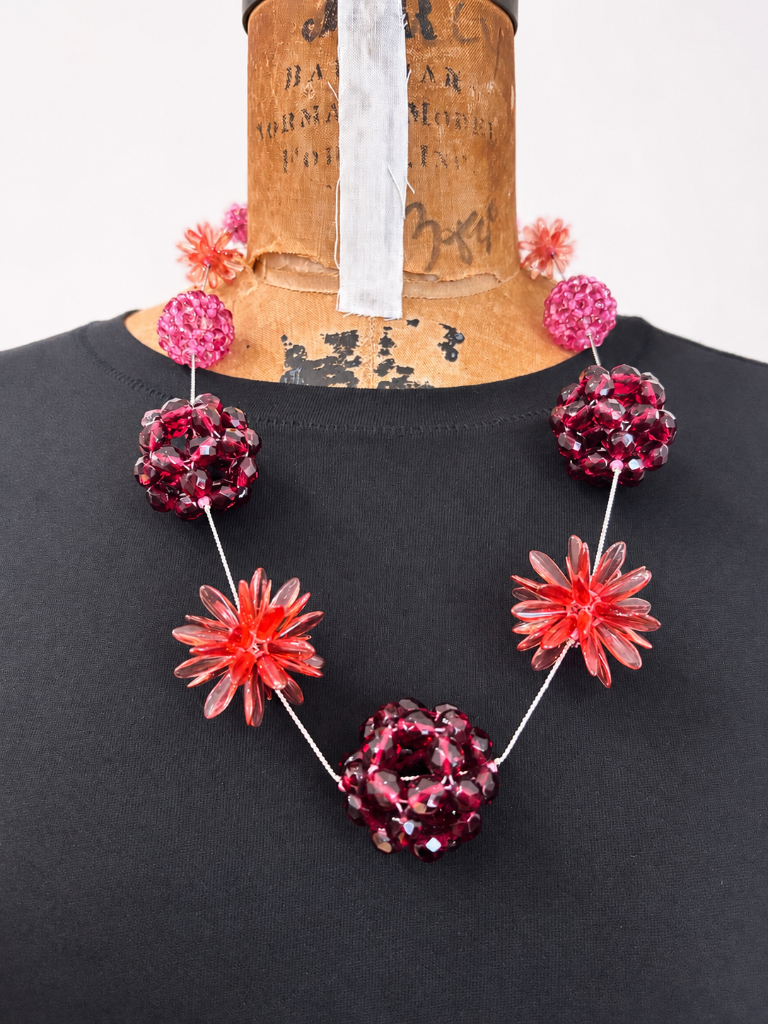 MULTI FLOWERS NECKLACE