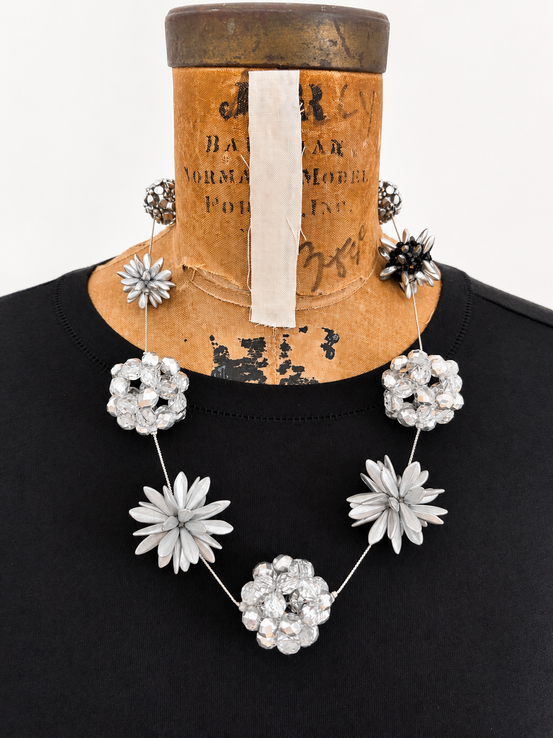 BLOOM CRYSTAL NECKLACE