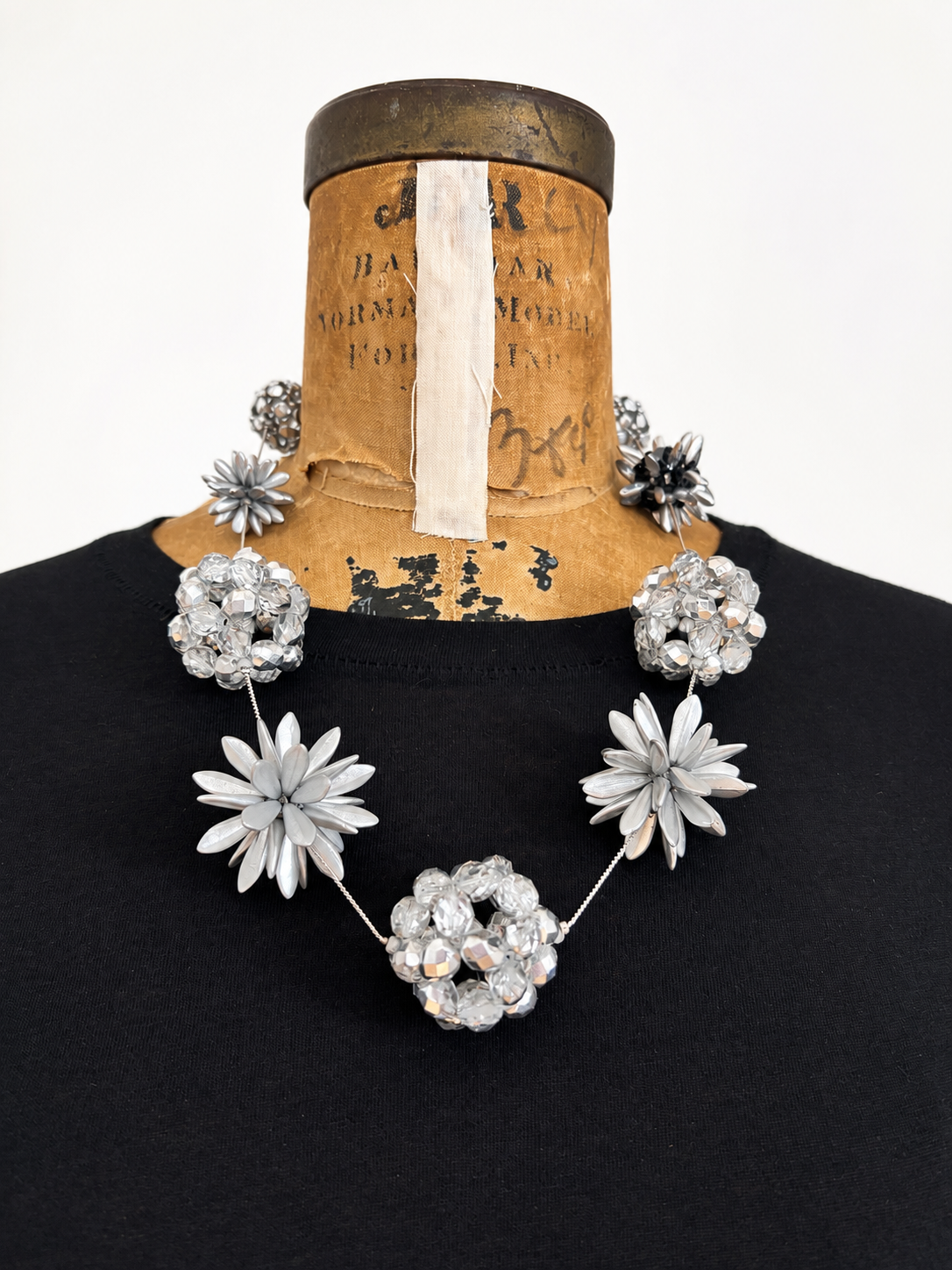 BLOOM CRYSTAL NECKLACE